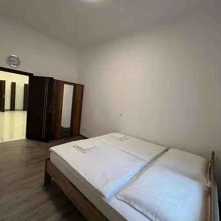 Lisa Apartment *